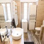 Chain Bridge Center Dorothea Appartement Boedapest