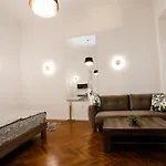Chain Bridge Center Dorothea Appartement Boedapest
