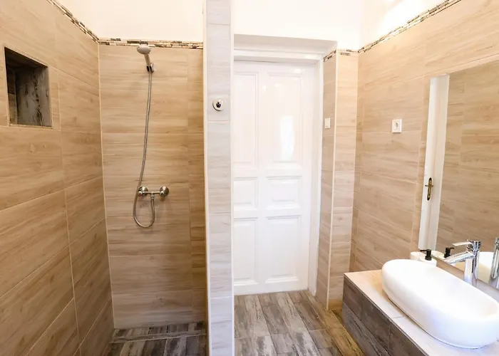 Apartament Chain Bridge Center Dorothea