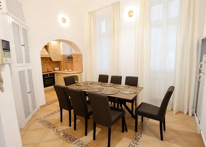 Chain Bridge Center Dorothea Apartament Budapesta