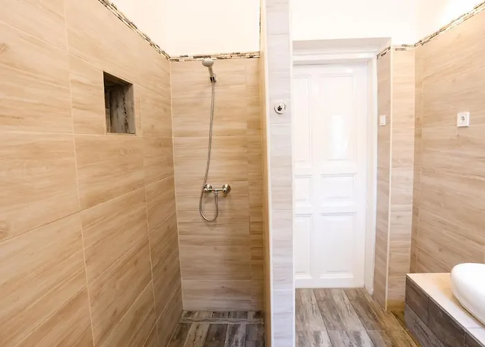 Chain Bridge Center Dorothea