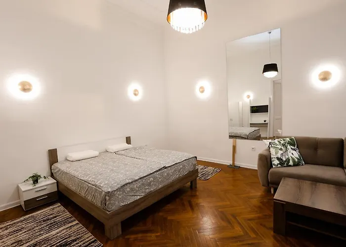 Chain Bridge Center Dorothea *