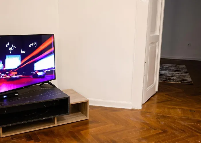 Apartament Chain Bridge Center Dorothea