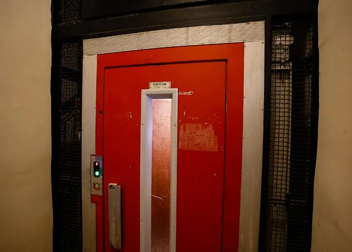 Chain Bridge Center Dorothea Budapesta