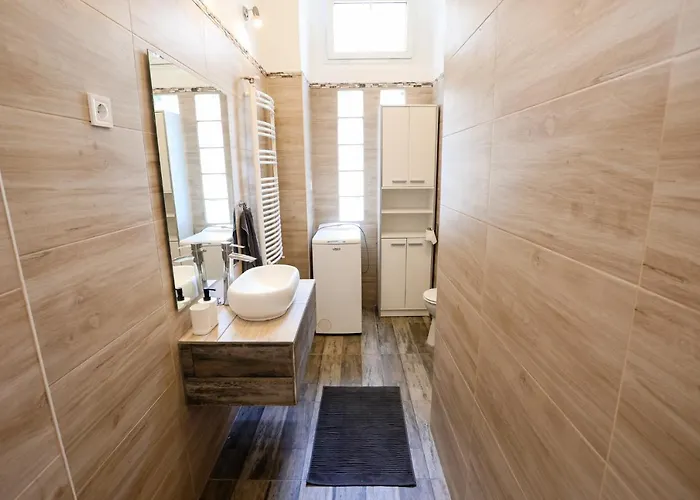 Apartament Chain Bridge Center Dorothea