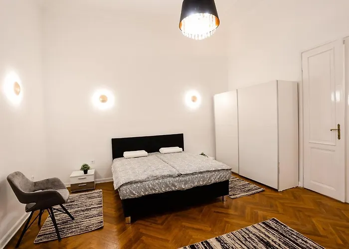 Chain Bridge Center Dorothea Apartament *